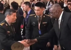 中美防长为何“只握手不会谈”