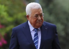 巴勒斯坦总统阿巴斯今天访华